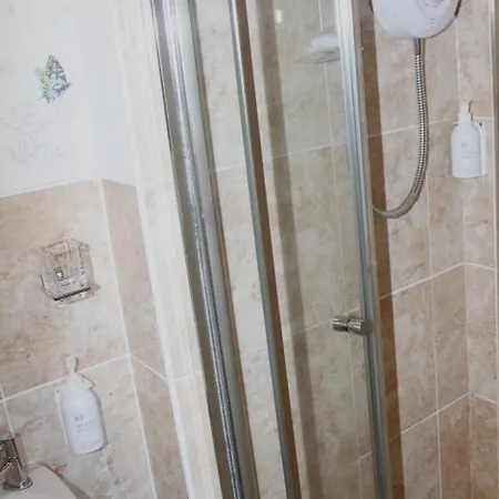 Kirkwood Guest House, Free Parking, Electric Car Point Casa de hóspedes Windermere
