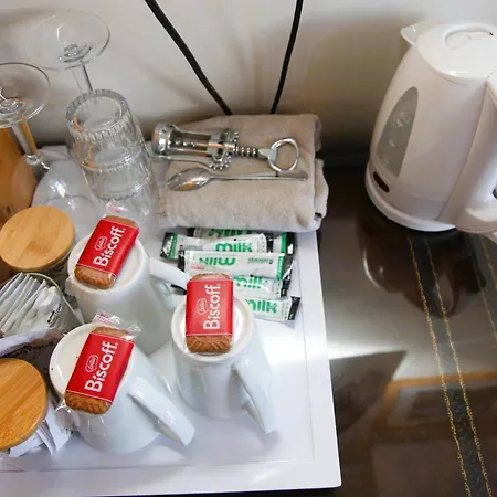 Kirkwood Guest house 4*