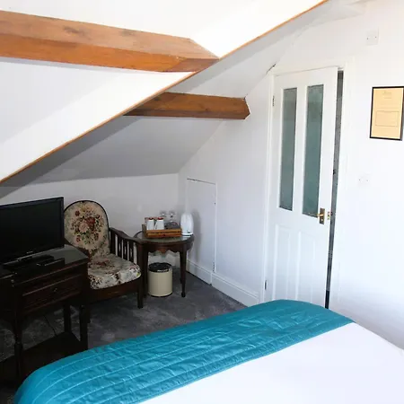 Kirkwood Guest house 4*