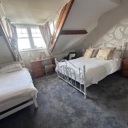 Penzion Kirkwood Guest House, Free Parking, Electric Car Point 4*