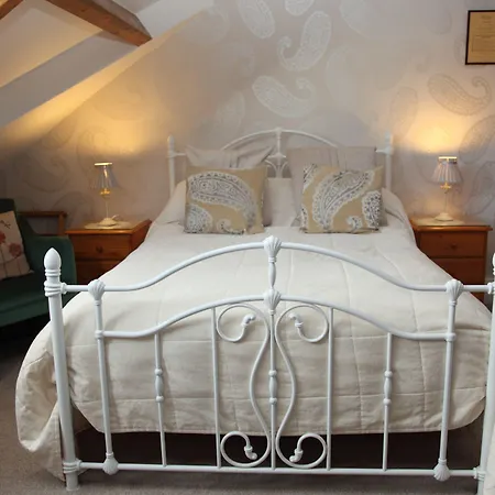 Kirkwood Guest House, Free Parking, Electric Car Point 4*