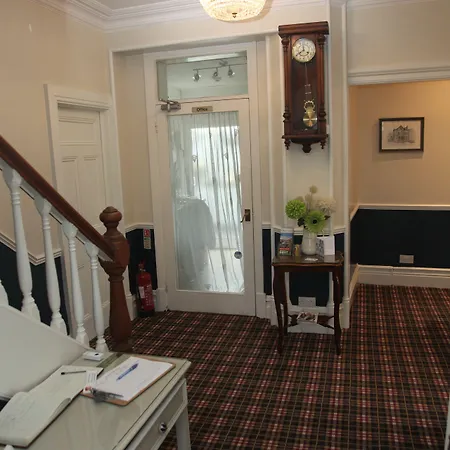 Kirkwood Guest House, Free Parking, Electric Car Point Penzion