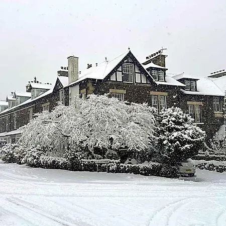 Guest house Kirkwood Guest House, Free Parking, Electric Car Point Windermere