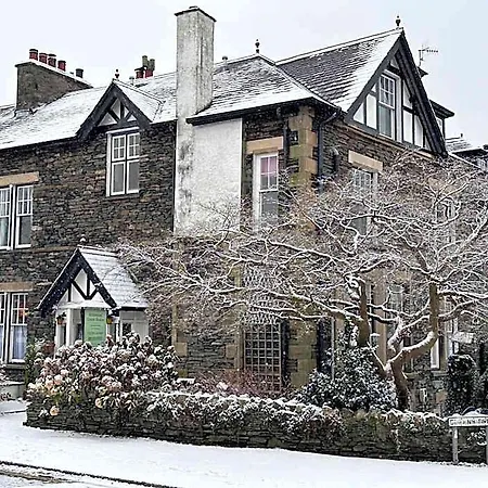 Kirkwood Guest House, Free Parking, Electric Car Point 4* Windermere