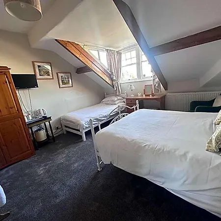 Kirkwood Guest House, Free Parking, Electric Car Point Guest house Windermere
