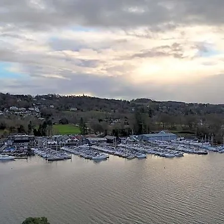 Kirkwood Guest House, Free Parking, Electric Car Point Guest house Windermere