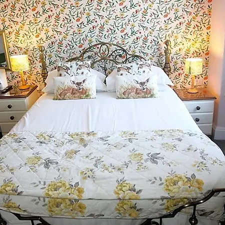 Guest house Kirkwood Guest House, Free Parking, Electric Car Point Windermere