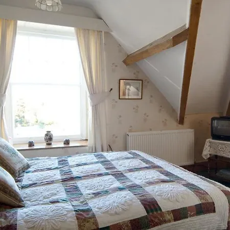 Kirkwood Guest house 4*