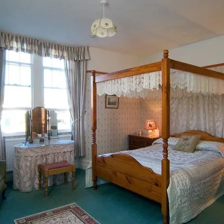 Kirkwood Guest House, Free Parking, Electric Car Point 4* Windermere