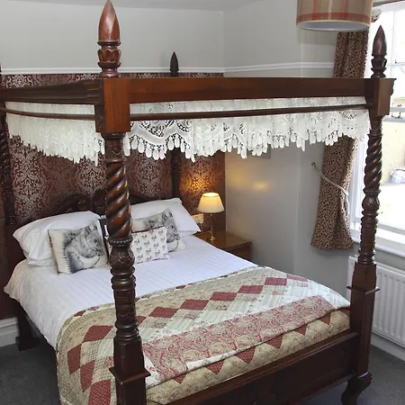 Kirkwood Guest House, Free Parking, Electric Car Point Guest house 4*