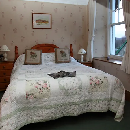 Kirkwood Guest House, Free Parking, Electric Car Point 4*